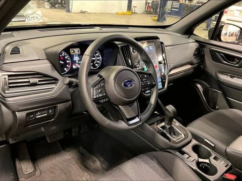 Used 2025 Subaru Forester Premium image 14