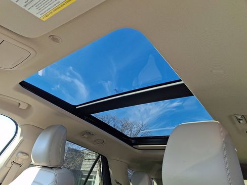 Certified 2024 Ford Explorer XLT w/ Equipment Group 202A image 21