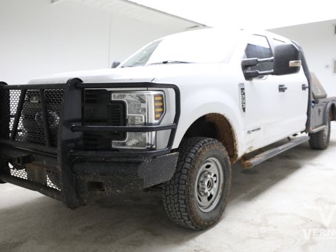 Used 2018 Ford F250 XL w/ Power Equipment Group AWD/4WD image 1