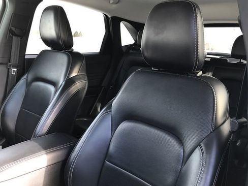 Used 2023 Ford Escape Platinum image 4