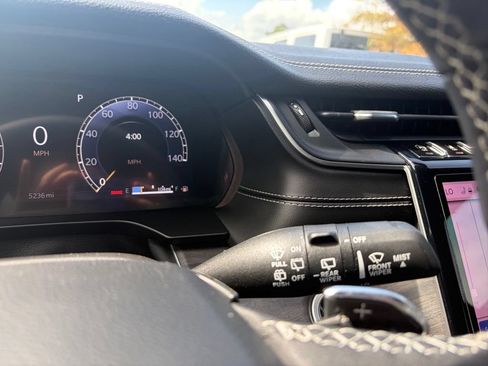 Used 2025 Jeep Grand Cherokee Limited w/ Luxury Tech Group II RWD image 43