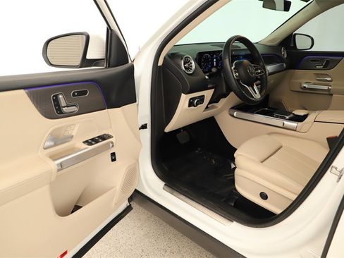 Used 2021 Mercedes-Benz GLB 250 image 14