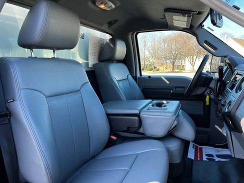 Used 2016 Ford F550 2WD Regular Cab Super Duty image 19