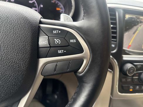 Used 2017 Jeep Grand Cherokee Limited image 29