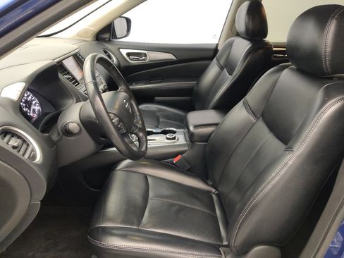 Used 2019 Nissan Pathfinder SL w/ SL Premium Package AWD/4WD image 17