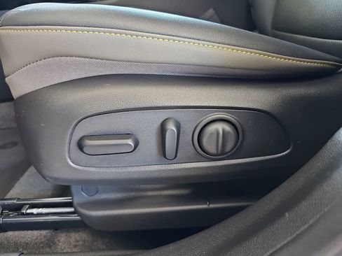 Used 2025 Chevrolet Trax ACTIV w/ Driver Confidence Package FWD image 33