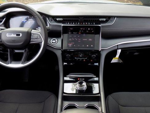 New 2025 Jeep Grand Cherokee Laredo X w/ Luxury Tech Group I RWD image 14