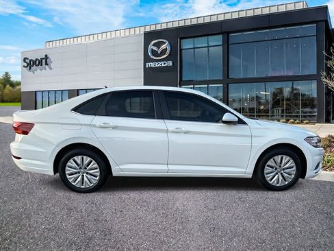 Used 2019 Volkswagen Jetta S image 2