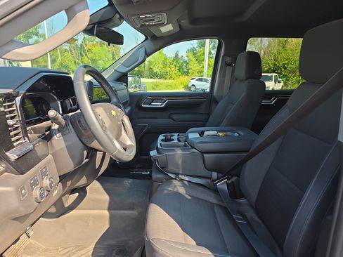 Used 2024 Chevrolet Silverado 1500 LT w/ Z71 Off-Road Package AWD/4WD image 12