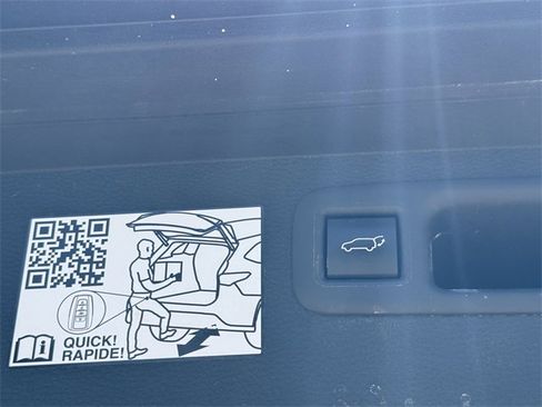 Used 2023 Toyota Highlander Limited image 35