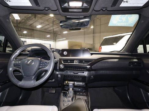 Used 2022 Lexus UX 200 w/ Premium Package image 28