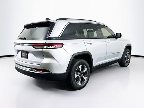 Used 2022 Jeep Grand Cherokee Limited 4xe w/ Luxury Tech Group II AWD/4WD image 9