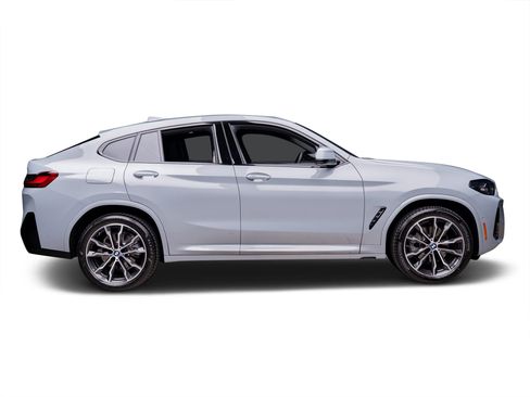 Used 2024 BMW X4 xDrive30i w/ Premium Package image 5
