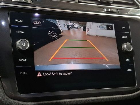 Used 2023 Volkswagen Tiguan SE R-Line image 16