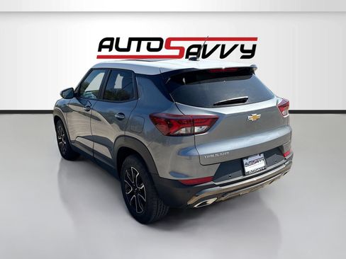 Used 2022 Chevrolet TrailBlazer ACTIV w/ Sun and Liftgate Package FWD image 5