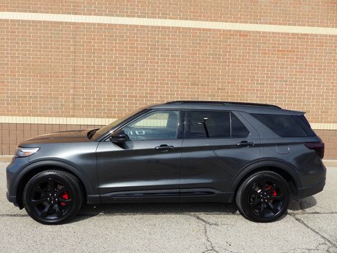 Used 2020 Ford Explorer ST w/ ST Street Pack image 6