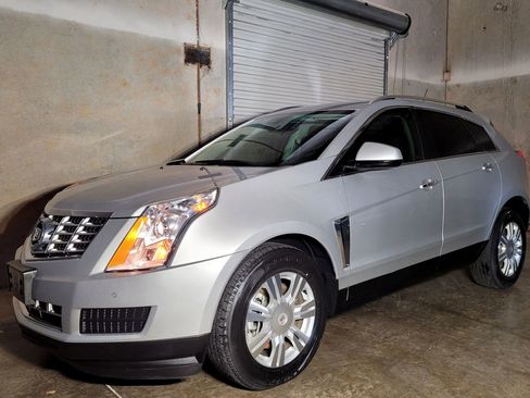 Used 2015 Cadillac SRX Luxury w/ Driver Awareness Package image 5