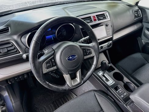 Used 2017 Subaru Outback 2.5i Premium image 11