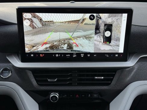 Used 2025 Ford Explorer Platinum w/ LUX Leather Package image 4