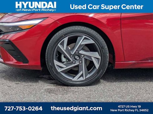 Used 2024 Hyundai Elantra Limited image 10