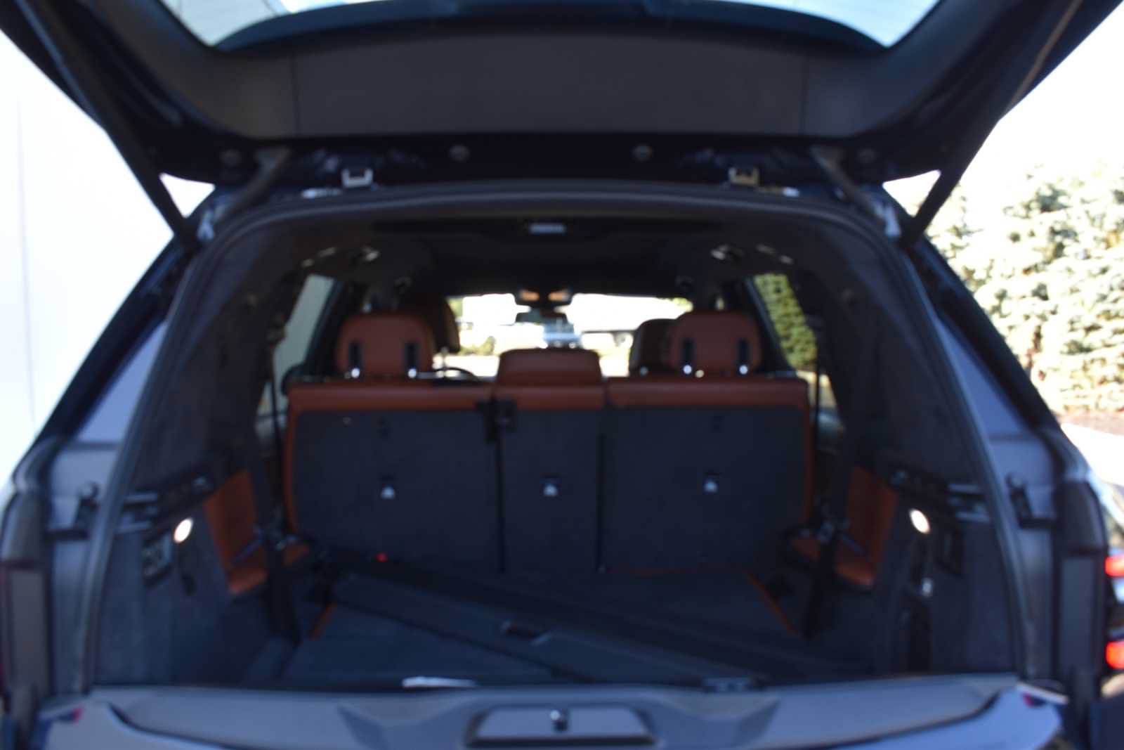 Used 2024 BMW X7 M60i w/ Executive Package AWD/4WD image 8