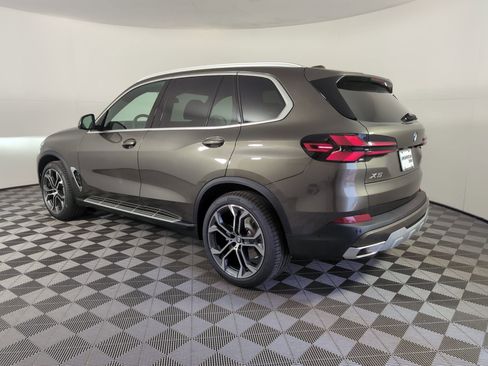 New 2026 BMW X5 sDrive40i image 3