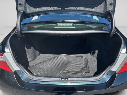 Used 2015 Toyota Camry LE image 14