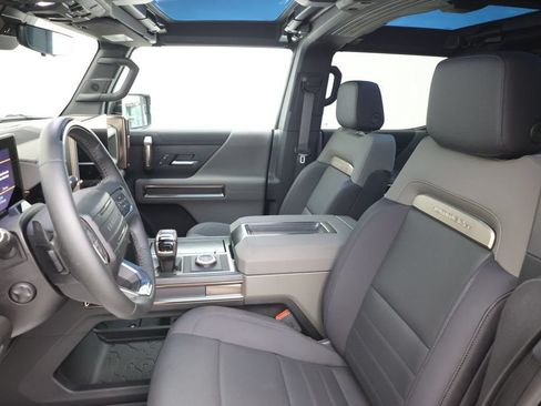 Used 2025 GMC Hummer EV 2X w/ LPO, Dark Essentials Package AWD/4WD image 17
