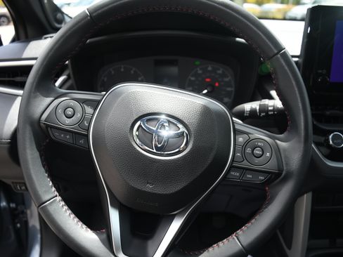 Used 2024 Toyota Corolla Cross AWD Hybrid w/ Moonroof Package image 13