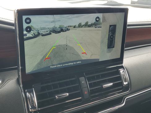 Used 2022 Lincoln Navigator Reserve AWD/4WD image 17