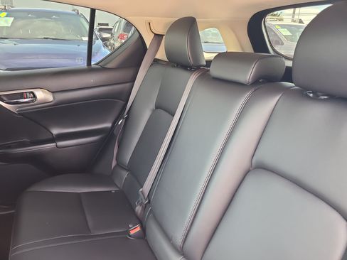 Used 2017 Lexus CT 200h w/ Seat Comfort Package FWD image 10