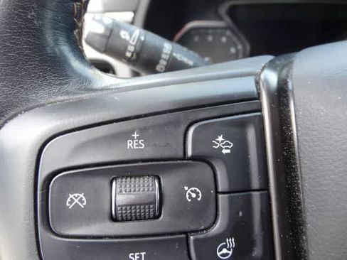 Used 2021 GMC Yukon AT4 w/ Technology Package AWD/4WD image 12