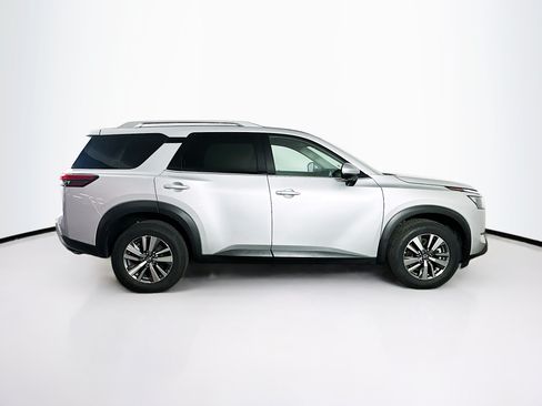 Used 2025 Nissan Pathfinder SL FWD image 10