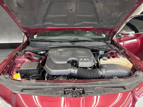 Used 2019 Chrysler 300 Limited w/ Safetytec Plus Group AWD/4WD image 11