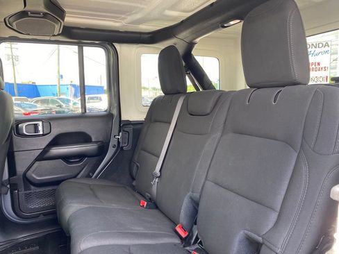 Used 2020 Jeep Wrangler Unlimited Sahara w/ Dual Top Group AWD/4WD image 17