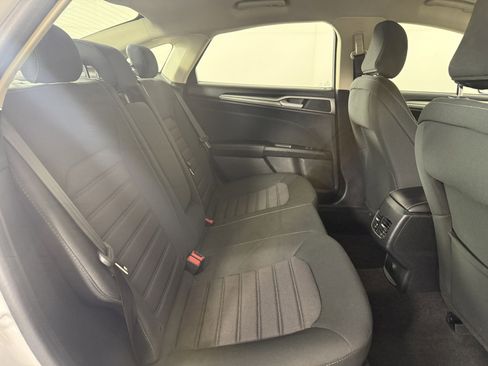 Used 2020 Ford Fusion SE FWD image 13