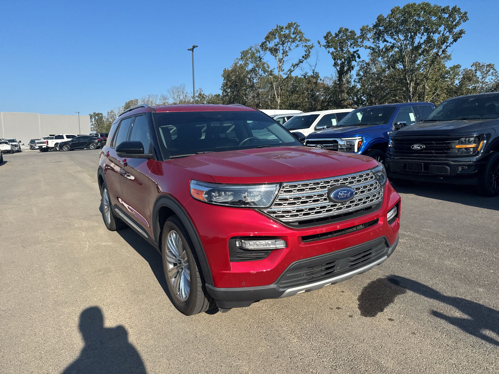 Used 2022 Ford Explorer Limited w/ Equipment Group 301A RWD image 3