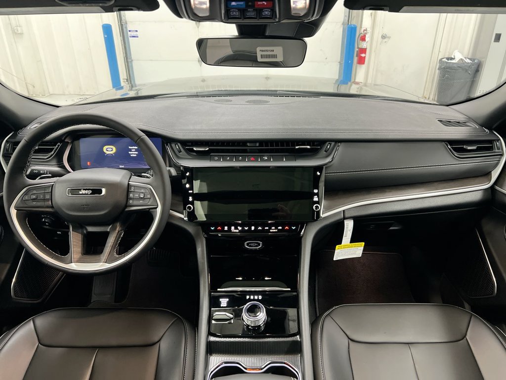 New 2026 Jeep Grand Cherokee Limited w/ Limited Altitude Package AWD/4WD image 10