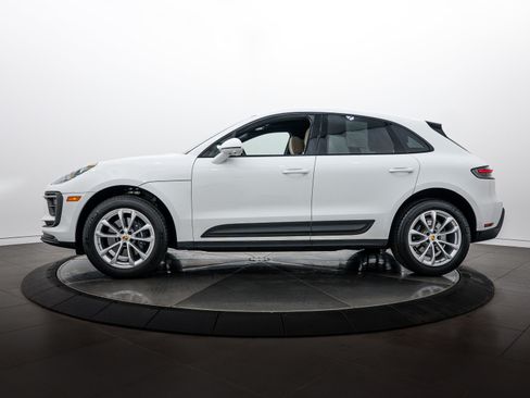 Certified 2026 Porsche Macan AWD/4WD image 2