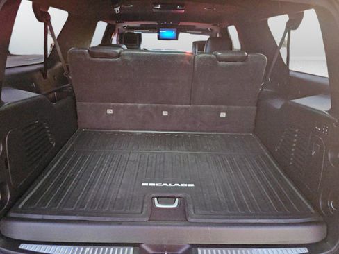 Used 2019 Cadillac Escalade ESV Platinum image 7