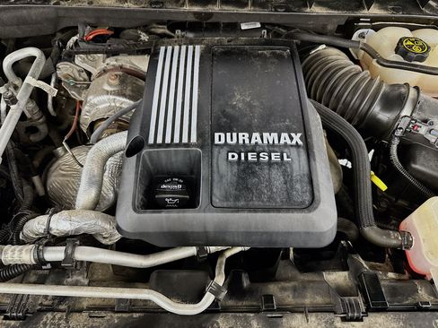 Used 2023 Chevrolet Silverado 1500 LT Trail Boss AWD/4WD image 38
