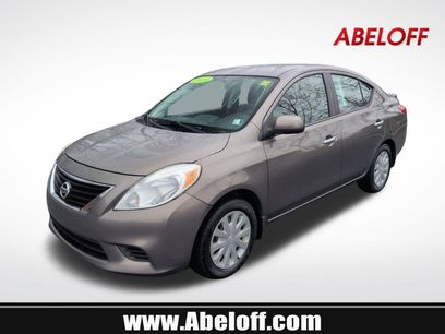 Used 2013 Nissan Versa SV w/ Convenience Pkg