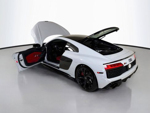 Used 2021 Audi R8 V10 w/ Premium Package RWD image 40