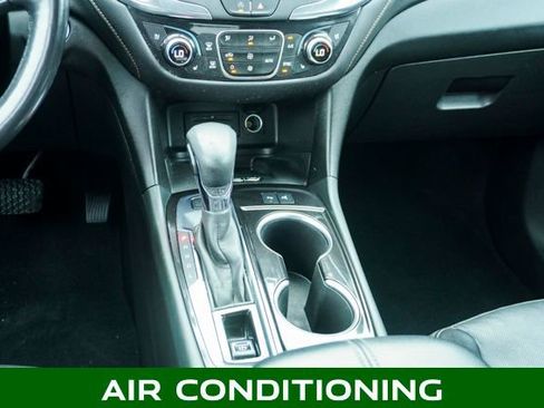 Used 2022 Chevrolet Equinox Premier image 14