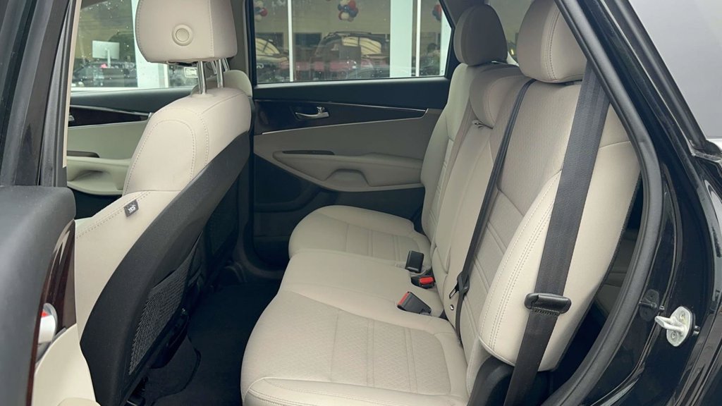 Used 2018 Kia Sorento AWD image 15
