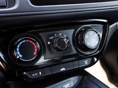 Used 2020 Honda HR-V LX image 27