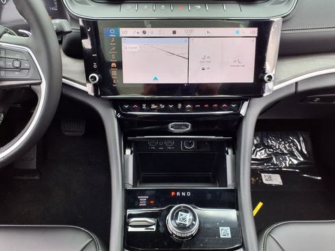 New 2026 Jeep Grand Cherokee L Limited AWD/4WD image 12