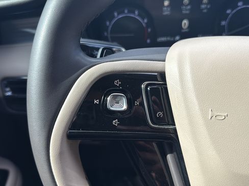 Used 2022 Lincoln Corsair FWD image 13