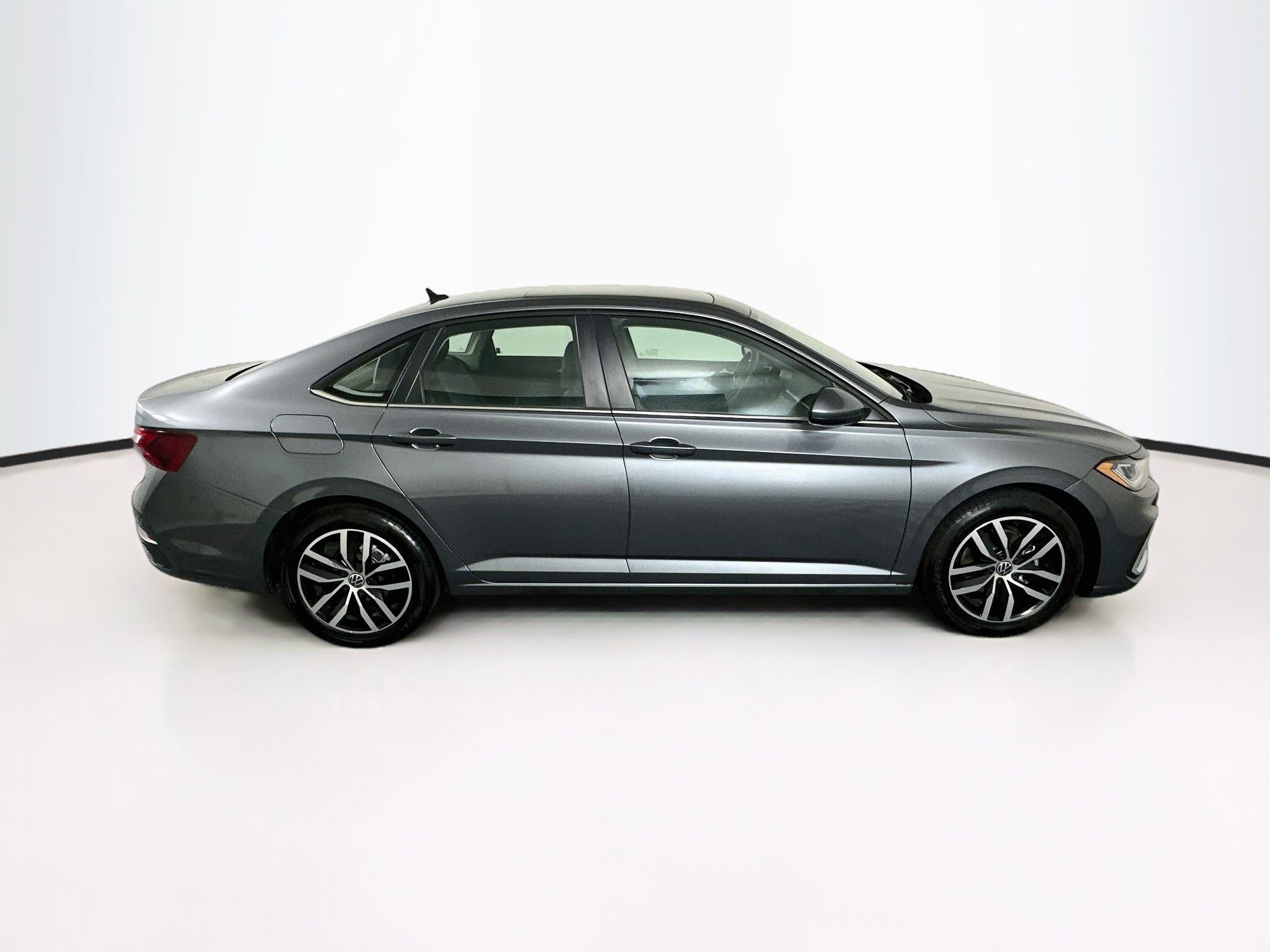 Used 2025 Volkswagen Jetta SE FWD image 10