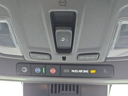 Used 2023 GMC Sierra 1500 SLT w/ SLT Convenience Package image 35